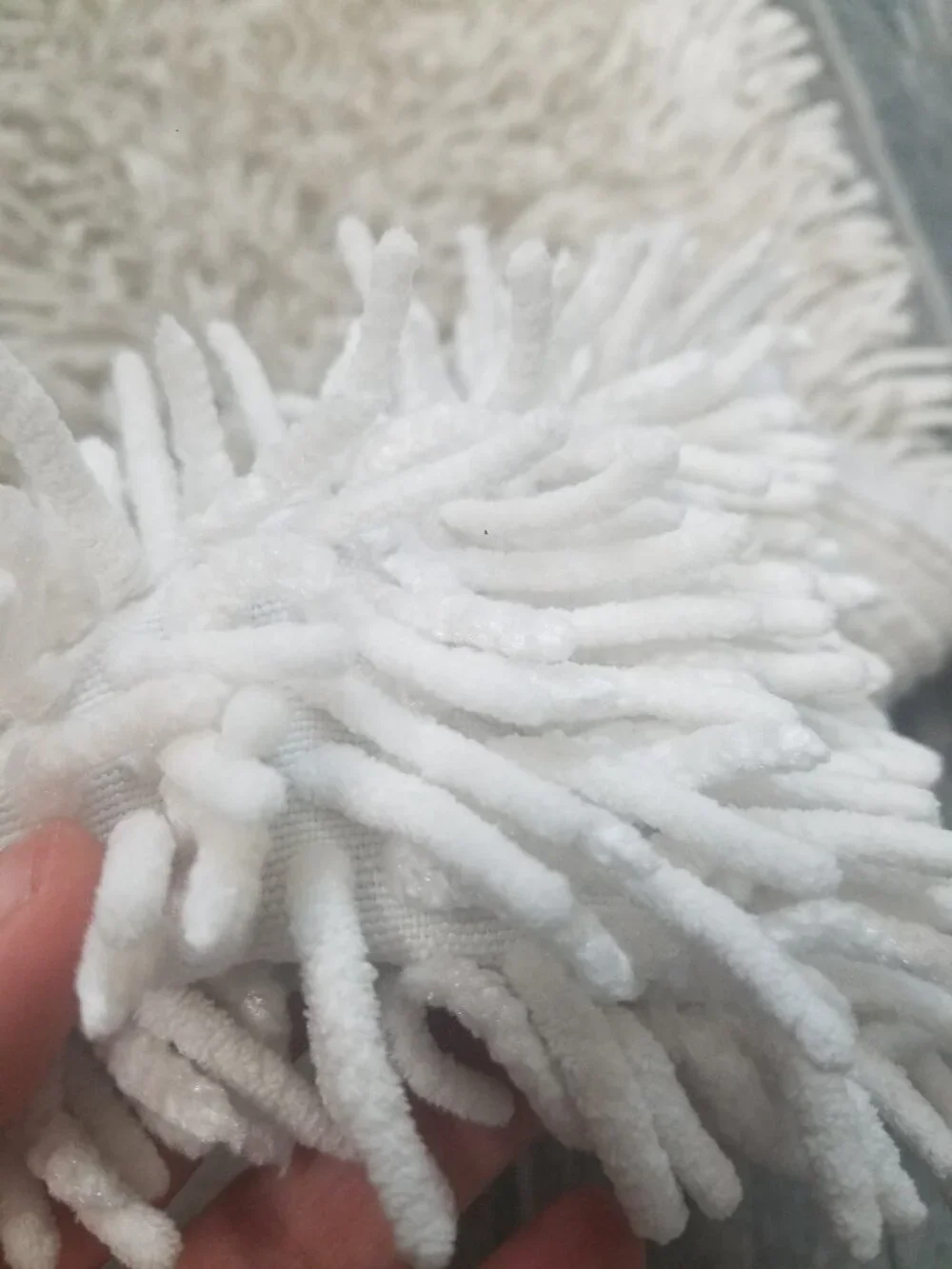 White Shiny Noodle Bath Rug 20 x 32